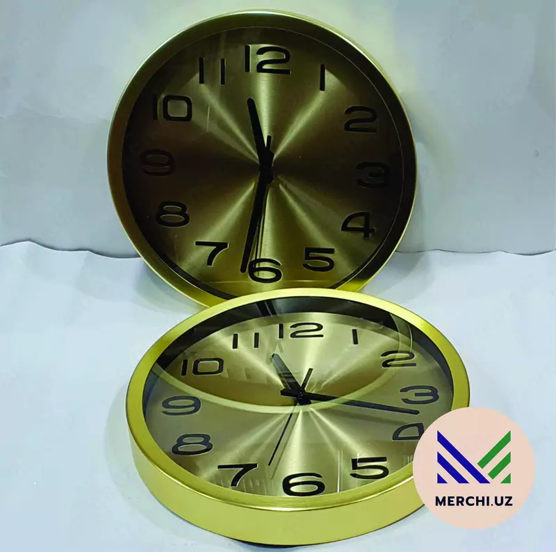 Часы с логотипом