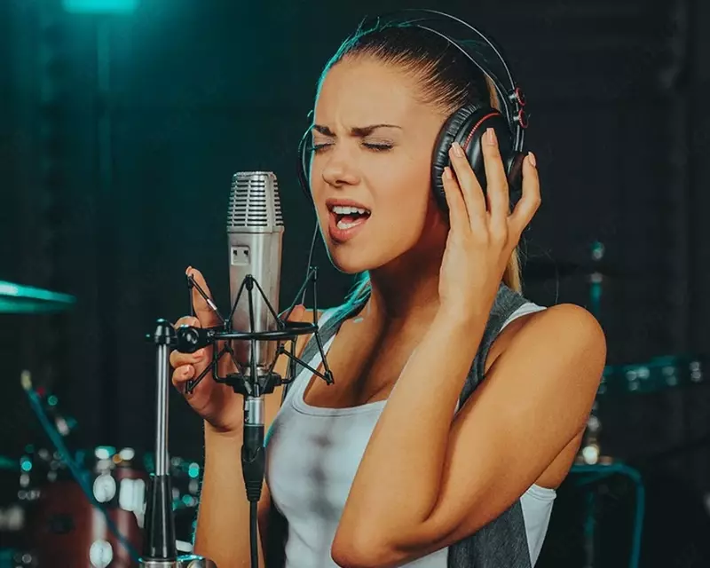 650 000 so'mdan Studiyada qo‘shiq yozish