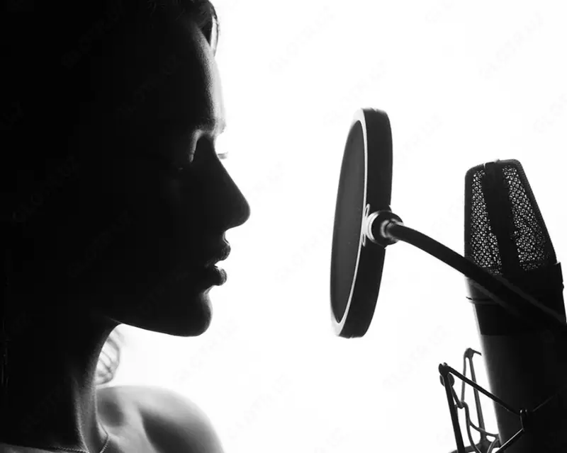 Studiyada qo‘shiq yozish - Ovoz yozish xizmatlari