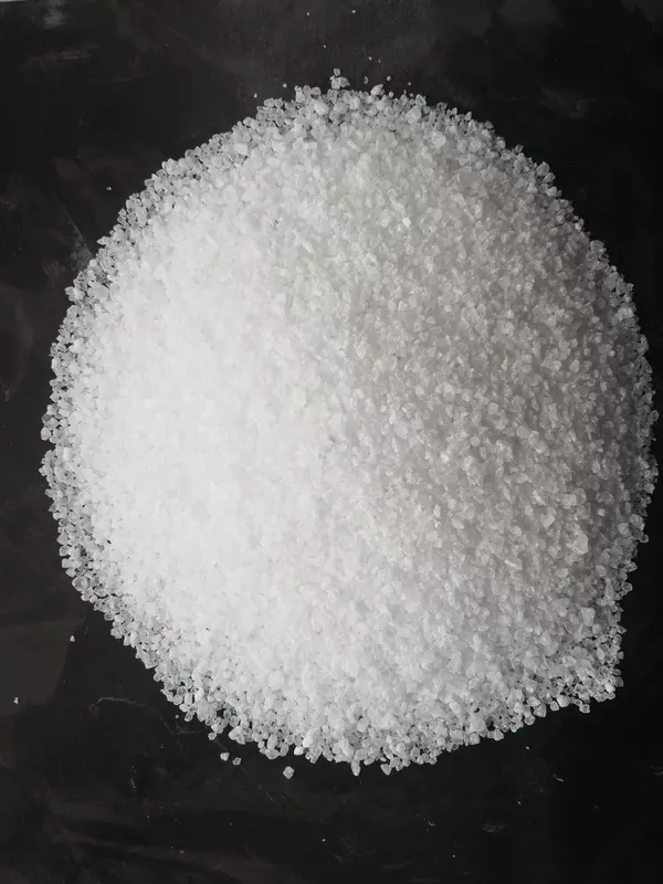 Поваренная соль 1-2-3 фракции Упаковывается полиэтиленовых мешках. В каждом мешке по 30 кг.