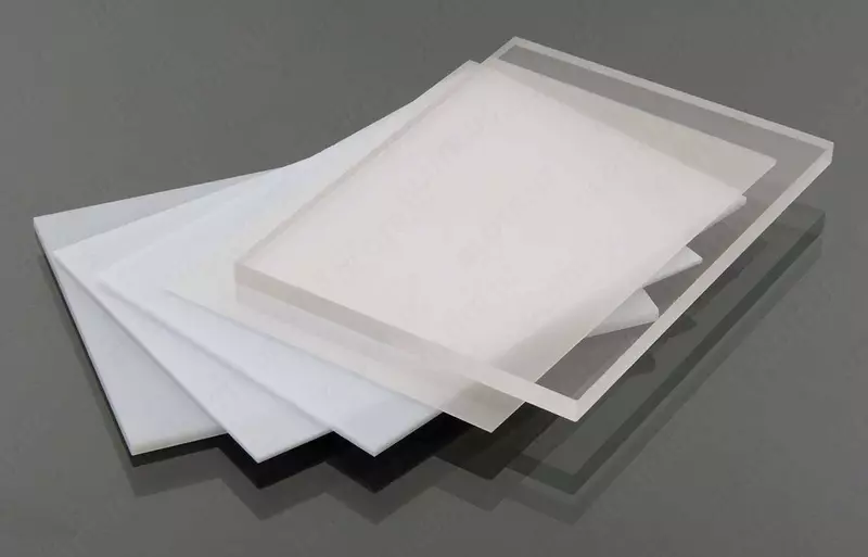 Plexiglas, akril va fomax