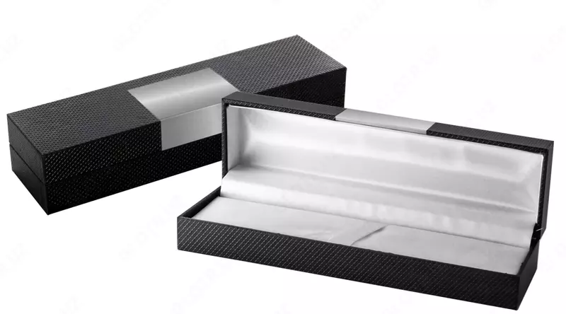 Футляры с логотипом