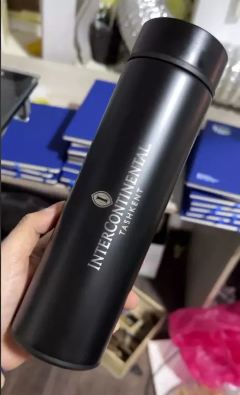 O'rnatilgan harorat sensori bilan termos Termoslar