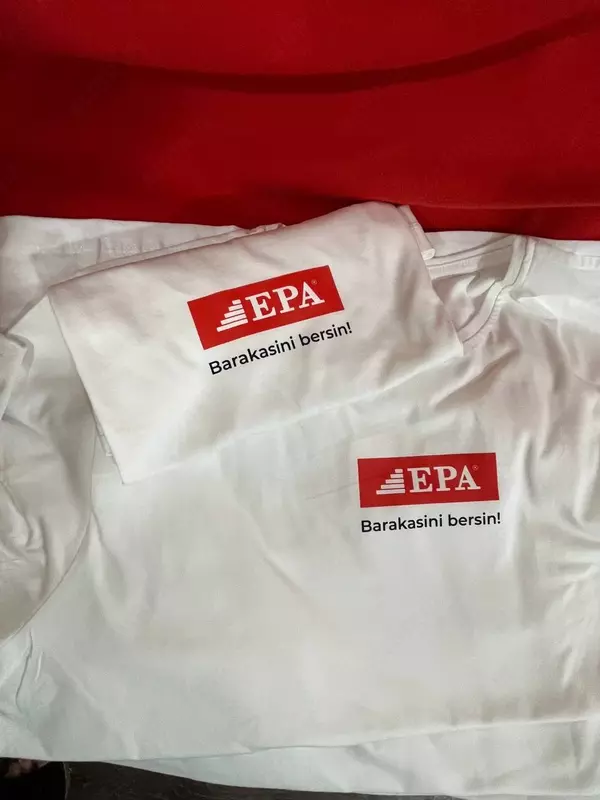 Logotipli futbolkalar (xb) Uniformalar