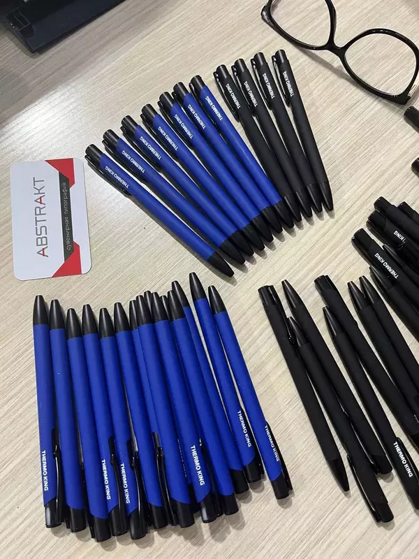 с логотипом