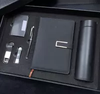 Qutidagi sovga biznesi: kundalik  ruchka  brelok  vizit karta egasi  logotipli