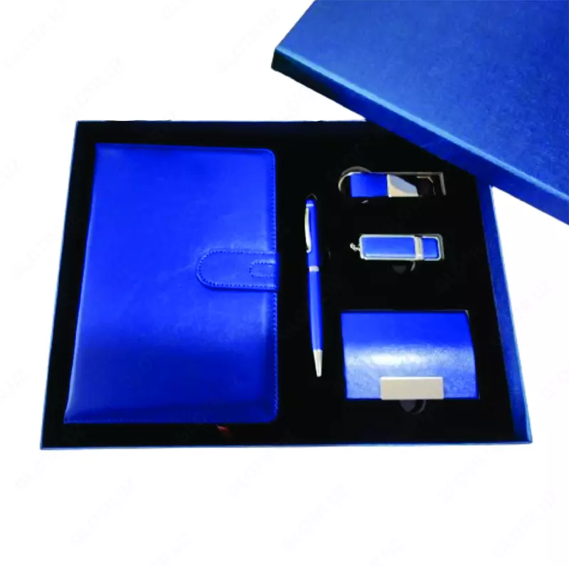 Подарочный бизнес набор в коробке ежедневник  ручка  брелок  визитница  с логотипом