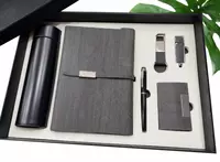 Qutidagi sovga biznesi: kundalik  ruchka  brelok  vizit karta egasi  logotipli