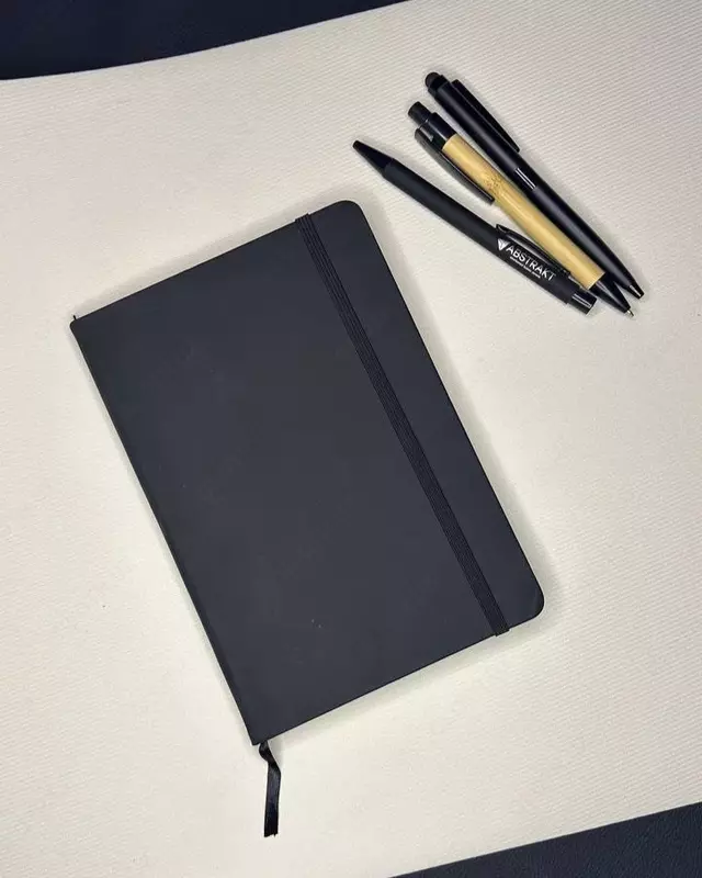 Ежедневник с логотипом Moleskine