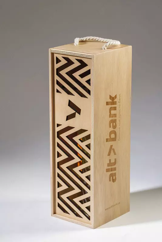 Коробка новогодняя с логотипом