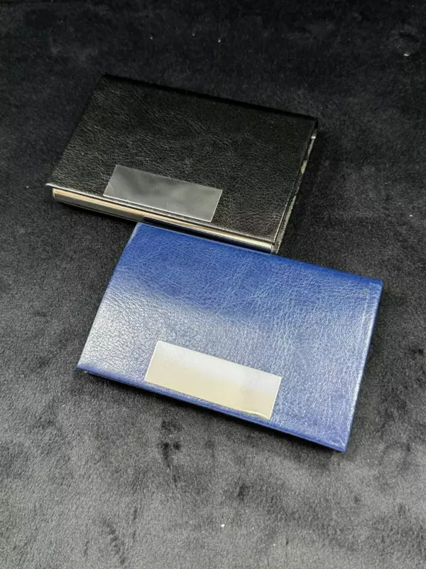 Logotipli vizitka qutisi