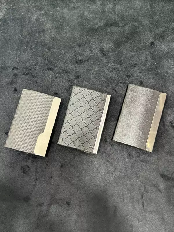   Logotipli vizitka qutisi