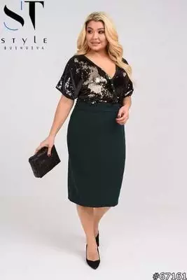 Платье футляр с пайетками