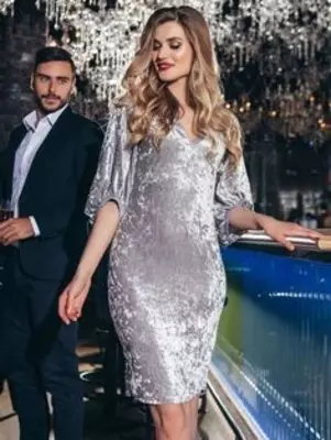 Velyur oqshom libosi