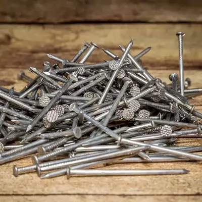 Гвозди строительные 100 мм - 9 300 сум / кг.