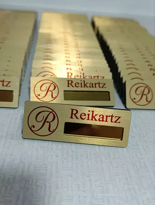 Бейджик с кармашком на магните Только в розницу