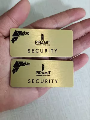 Нагрудные бейджи на магните Бейджи