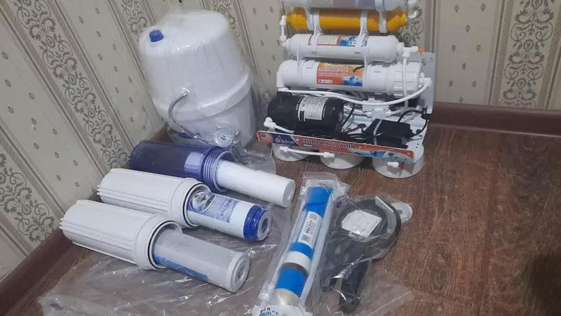 Uy uchun suv filtr. Домашний фильтр под мойку. Осмос фильтр.
