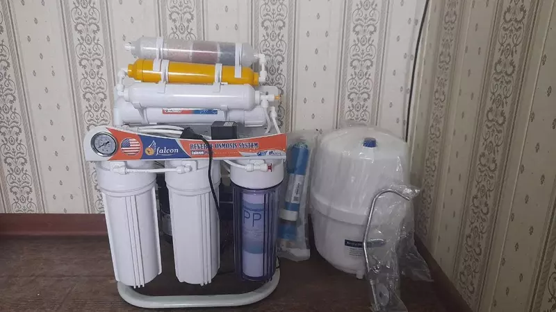 Осмос фильтр. Uy uchun suv filtri. Домашний фильтр под мойку.