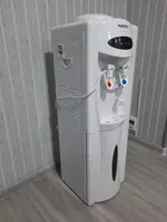 {0} so'mdan Kuler. Диспенсер воды