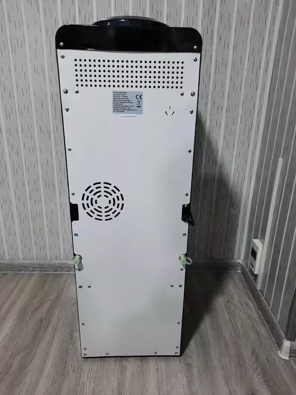 Диспенсер воды