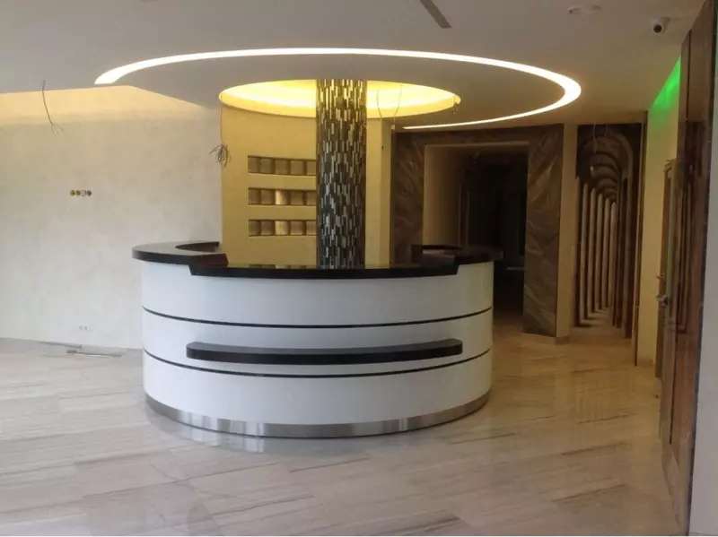 Ресепшн и административные стойки из кварцевого камня арт 9