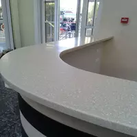 Kvarts toshdan resepshn va ma'muriy javonlar art 16