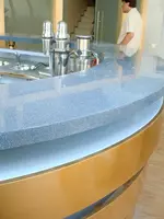 Ресепшн и административные стойки из кварцевого камня арт 17