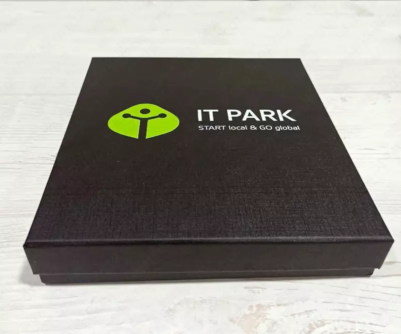 Изготовление брендированных коробок для бизнес набора - по запросу