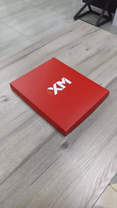 Подарочный бокс красный – стильная упаковка для особых случаев