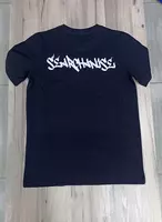 Тёмная футболка – универсальный выбор на каждый день