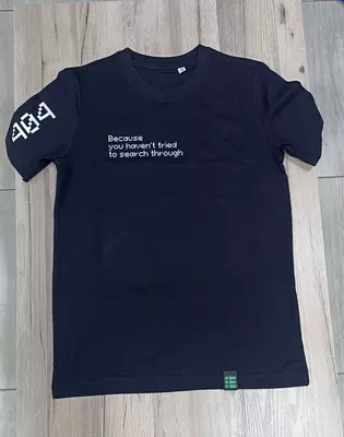 Тёмная футболка – универсальный выбор на каждый день