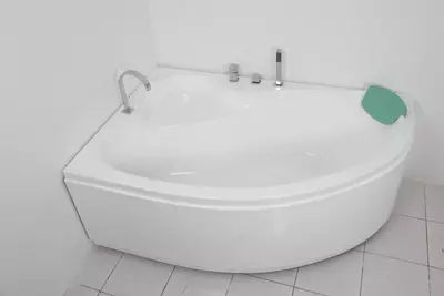 2 871 175.2 сум / шт. Угловая ванна акриловая D-006 (150*100*60)