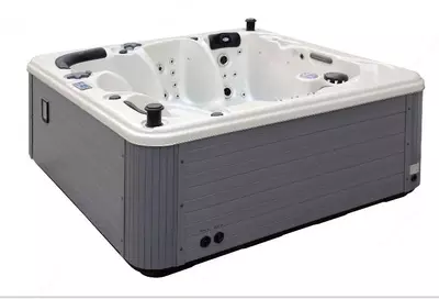 Гидромассажный SPA-бассейн с дополнительными комплектующими S-01 (218*218*100)
