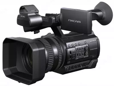 Профессиональная видеокамера SONY HXR-NX100