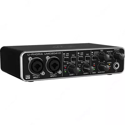 Звуковая карта Behringer UMC204HD