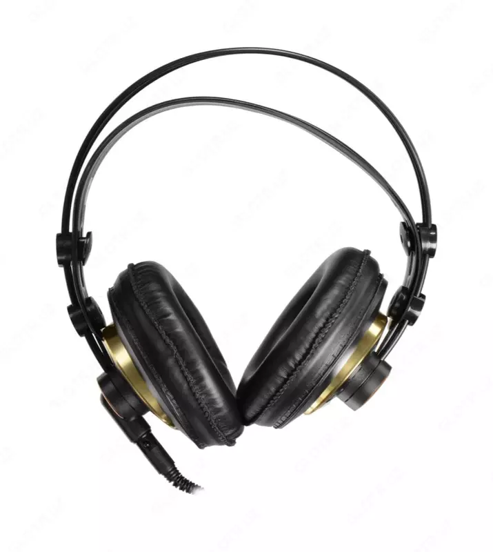 Полуоткрытые охватывающие наушники AKG K240 Studio