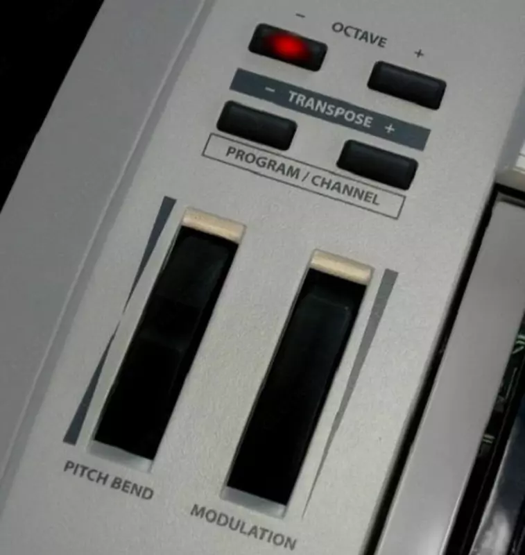 MIDI-клавиатура Samson Carbon 49