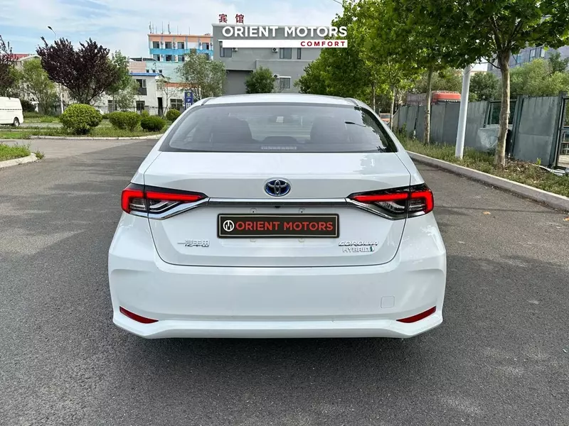 Toyota Corolla 1.8L Hybrid Только в розницу