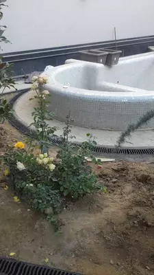 Лоток брусчатка ва кафел поллар ва топпинг пол учун арик ва решотка. Трап OOO Turon Drain