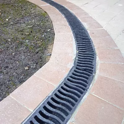 Лоток брусчатка ва кафел поллар ва топпинг пол учун арик ва решотка. Трап - OOO Turon Drain