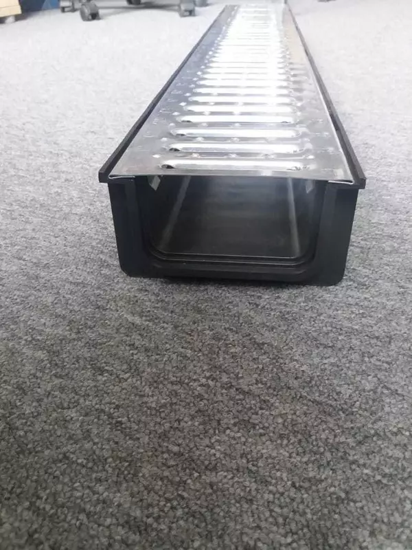 Birlashtirilgan plastmassa taglik