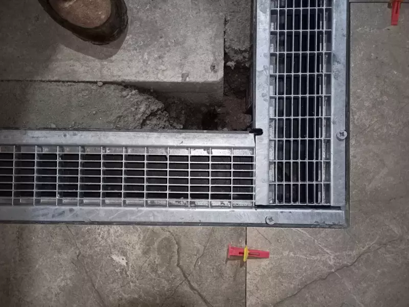 Продается лоток дренажный  Steelot производство Россия оптом и в розницу