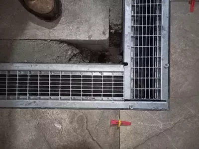 Продается лоток дренажный  Steelot производство Россия оптом и в розницу