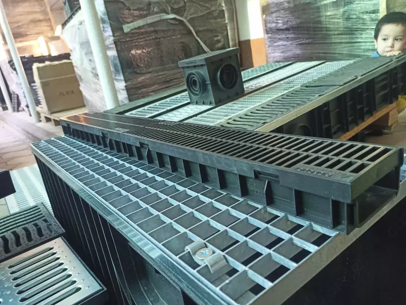 Лоток водоотводной производство Россия оптом и в розницу