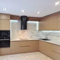 Hi-tech uslubdagi oshxona