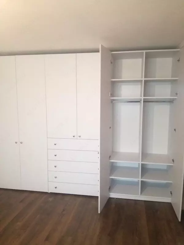 Шкаф гардеробный 09