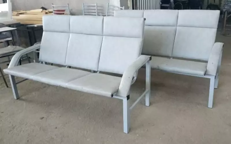 Kutish zali uchun uch o'rindiq