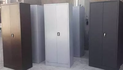 коричневый)