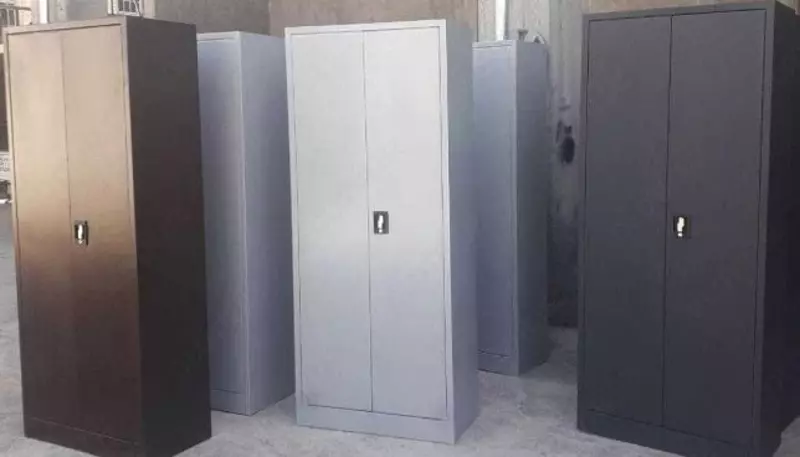 коричневый)